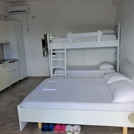 Luigi S Fairyview Apartment Sarandë 外观 照片